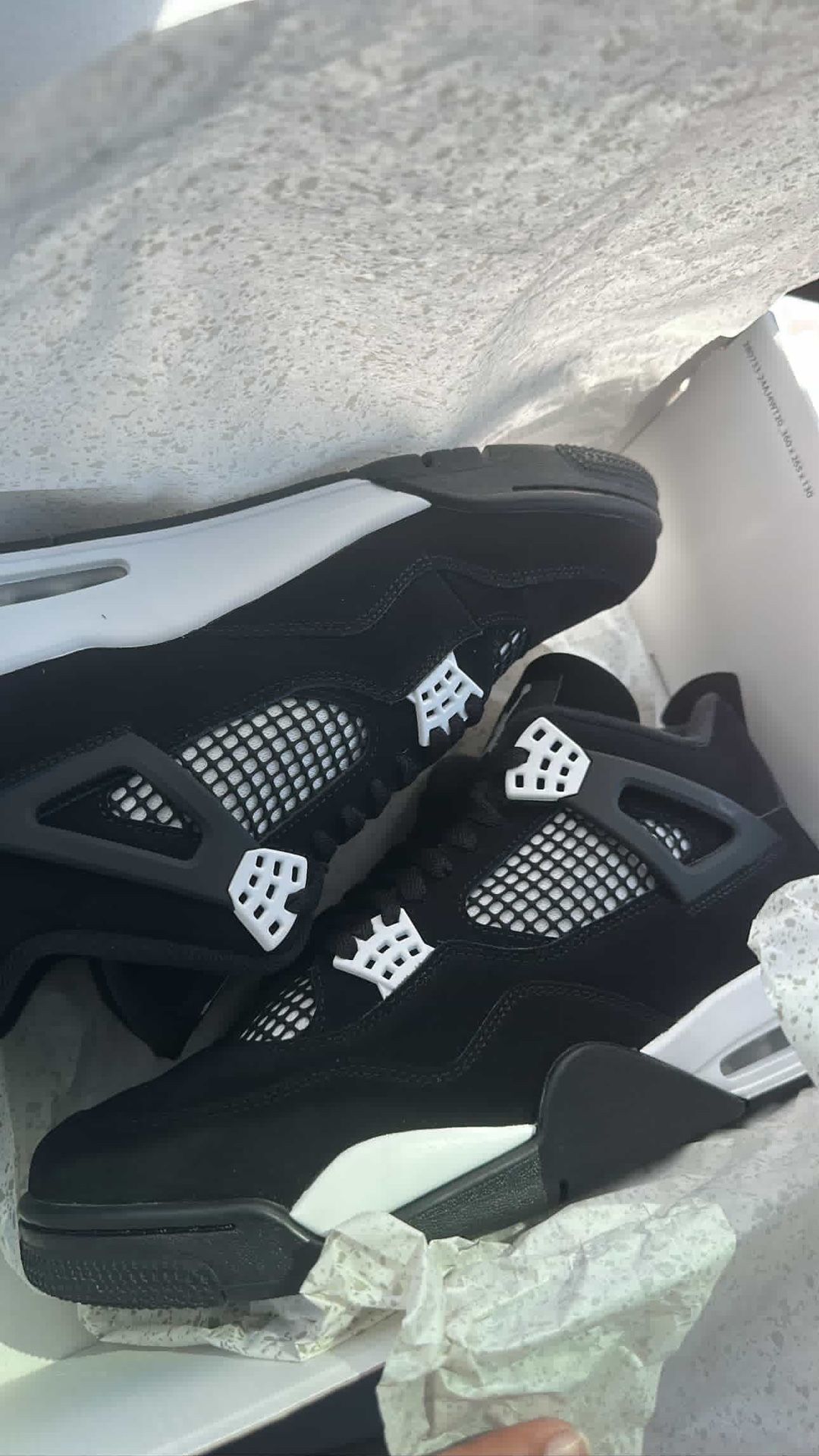 Jordan 4 White Thunder Size 11.5M