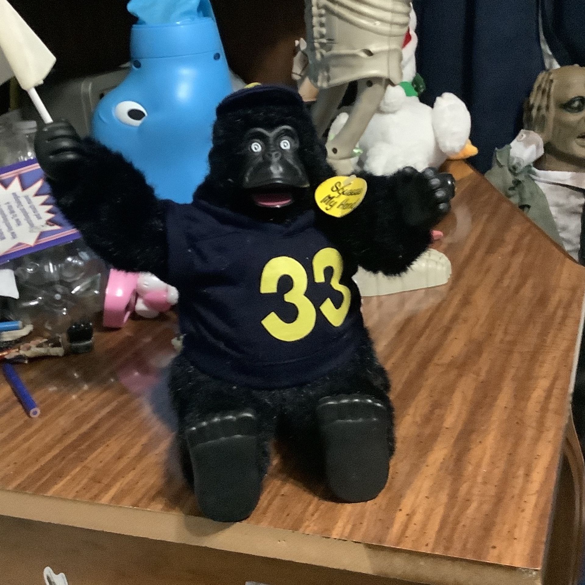 RARe Gemmy Gorilla Gag Gift ( NEEDS REAPAIR Or For Parts ) What Needs To Be Repaired In Desc