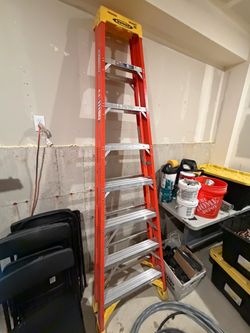 Werner Fiberglass Step Ladder
