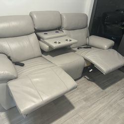 BRAND NEW Reclinable Leather Sofa