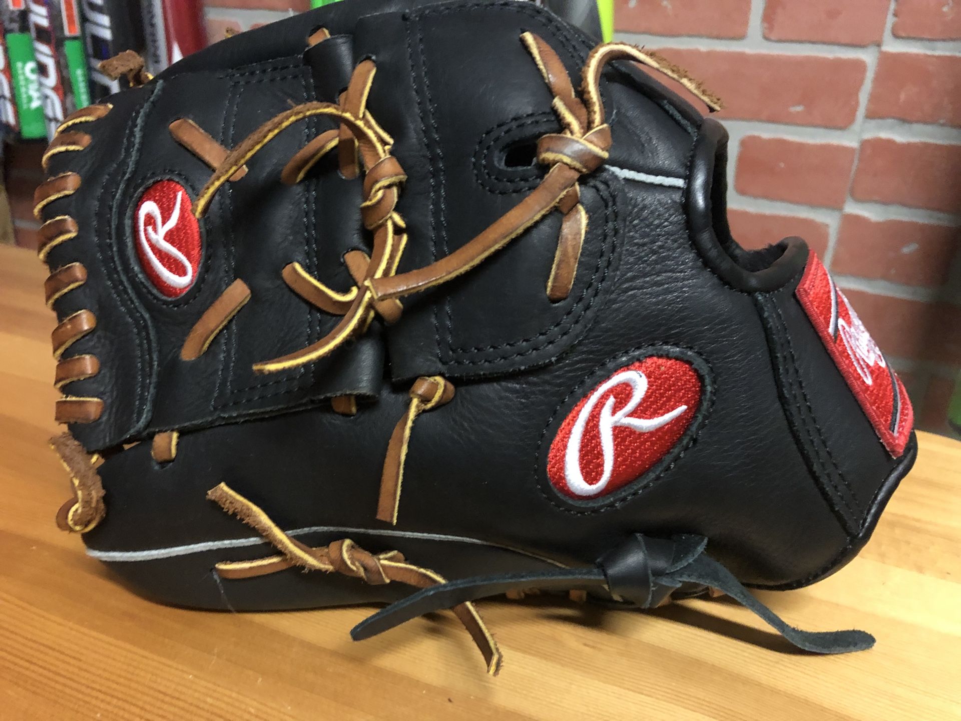 New Rawlings Gamer 12” LHT baseball glove