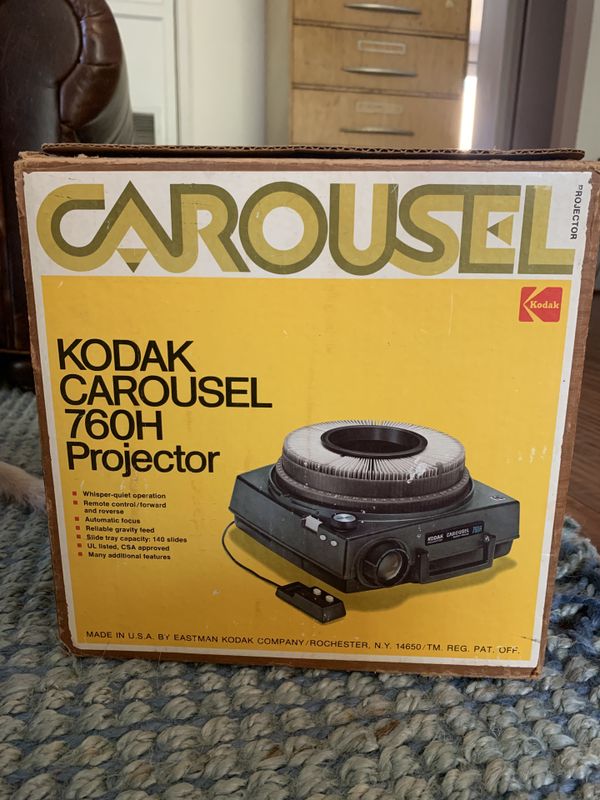 Vintage Kodak carousel 760h 35mm slide projector for Sale in Los