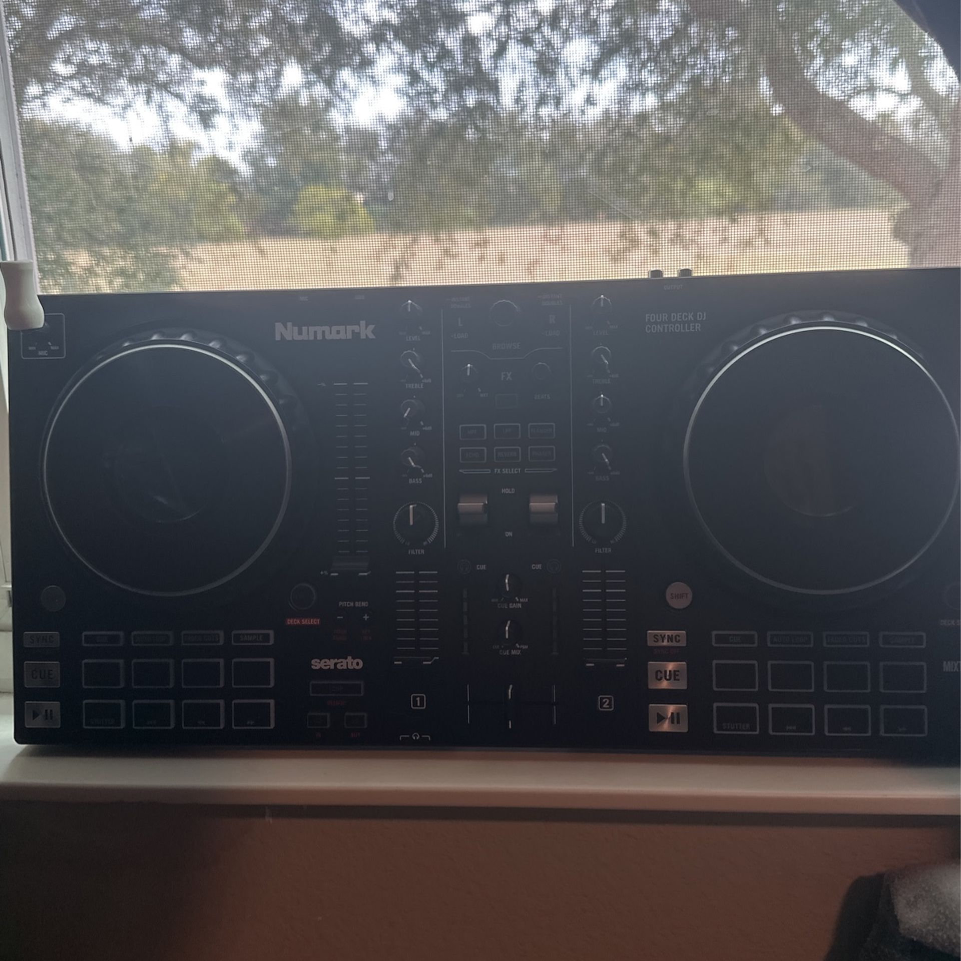 Unmarked Mix Track Platinum