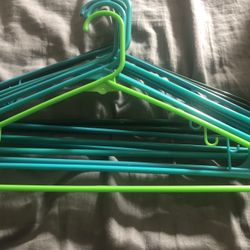 Adult Plastic Clothes Hangers -Green