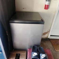 FREE Hisense MINI fridge