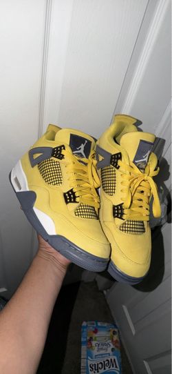 Air Jordan 4 retro yellow lighting , size 10 men’s