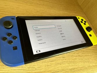 Nintendo Switch / Joy-Cons / Nintendo Charger