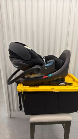 Cybex Cloud G Infant Car Seat w/ Load Leg in Excellent Condition