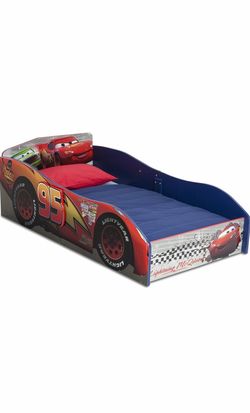 USED Disney Cars Lightning McQueen Toddler Bed