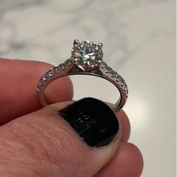 Moissanite Ring- 1ct