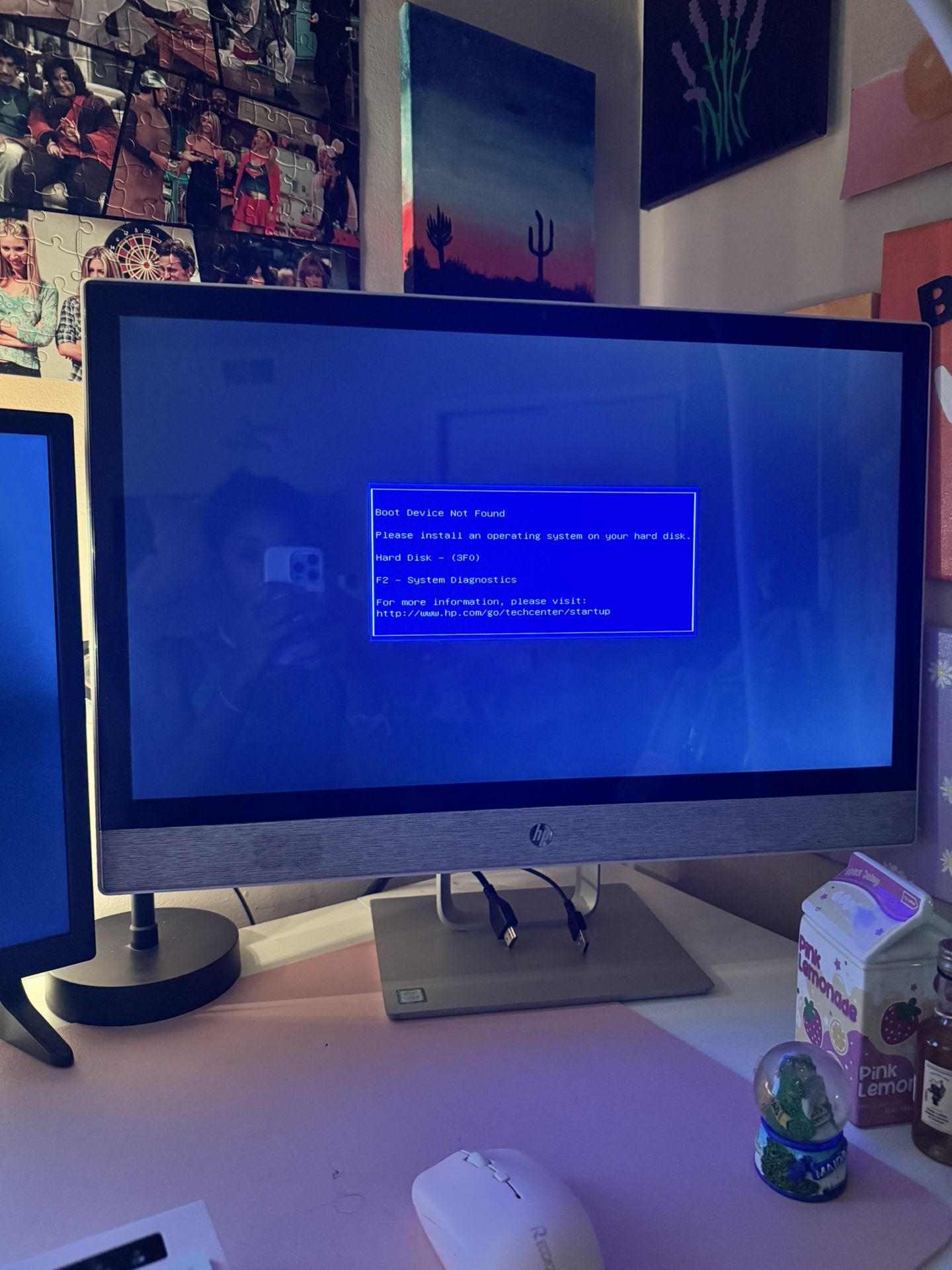 HP Pavilion All-in-One 24-r0xx 24" - Core i5-7400T 2.4GHz 8GB RAM No HD/OS