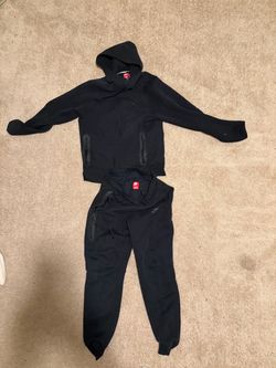 Black Nike Tech