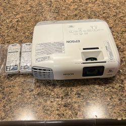New Epson LCD Projector