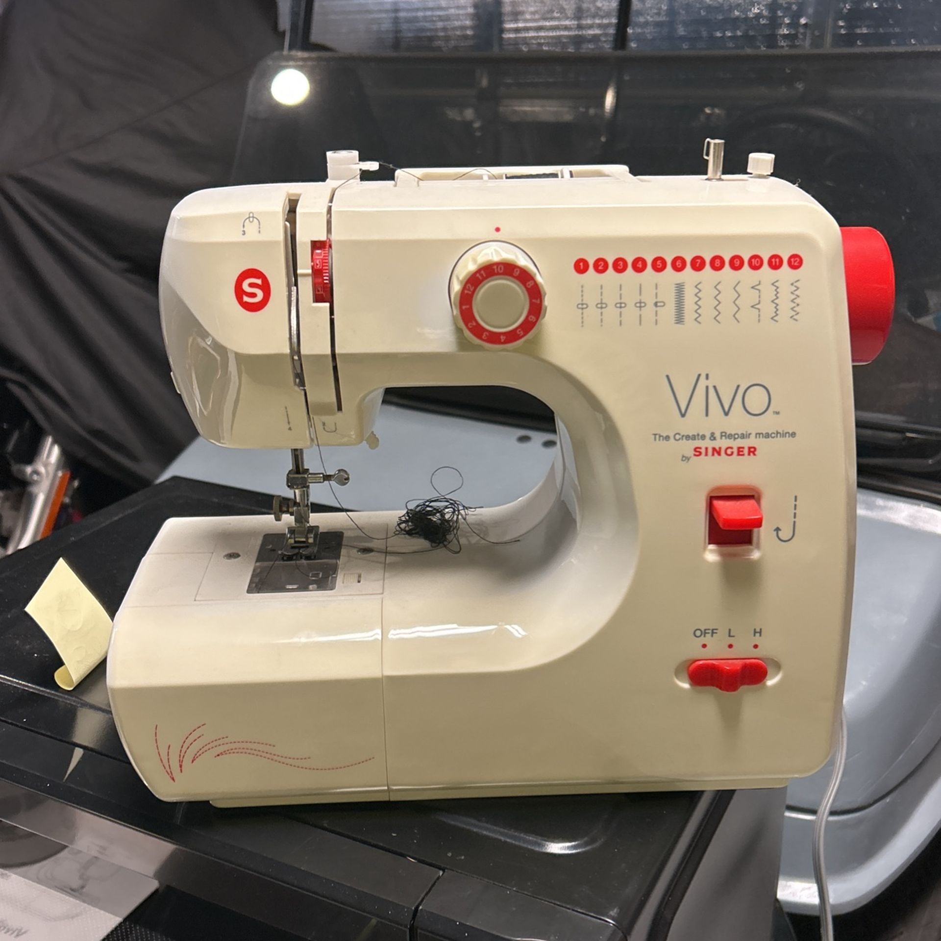 Singer Vivo 1004 Sewing  Machine 