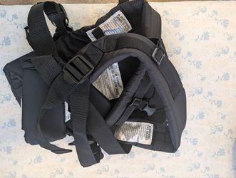 Infantino Flip 4-in-1 Convertible Carrier (Black)