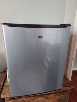 Compact Refrigerator