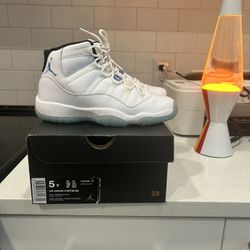 Jordan Retro 11s Legend Blue Size 5y