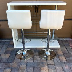 Bar with Stools 