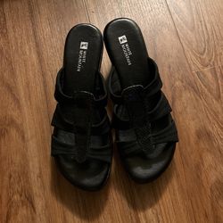 White Mountain Blk Sandals Sz 7.5