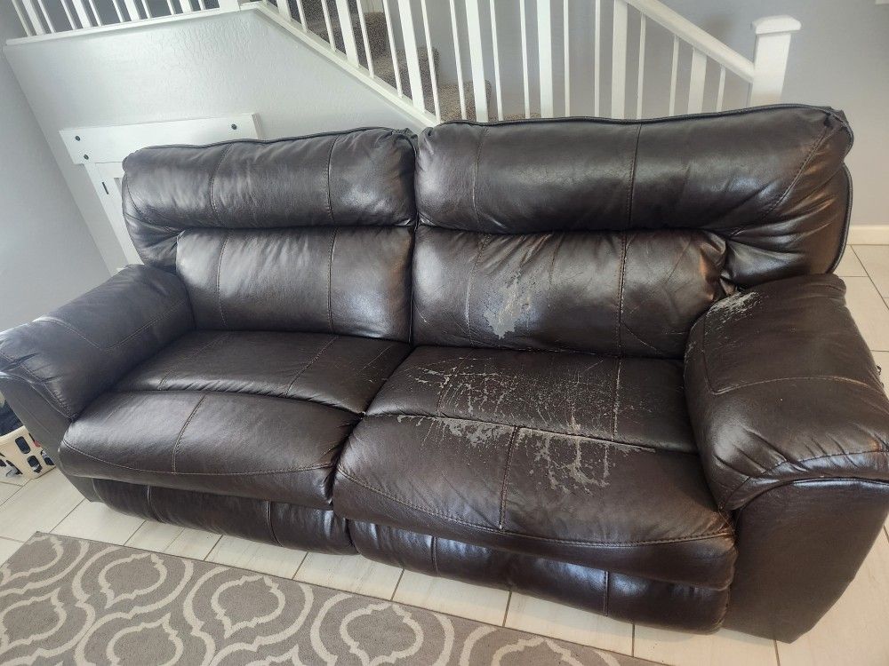 FREE COUCH