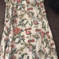 VAMPED FLORAL DRESS