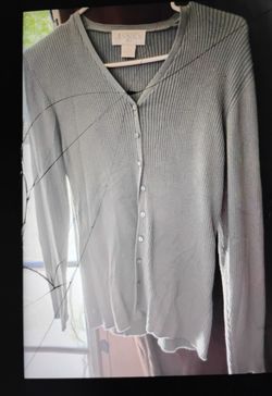 A  Nice Woman's Long Sleeve Button Down Grey Top 