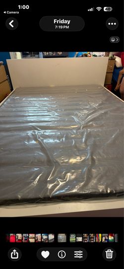 Queen bed frame/ mattress