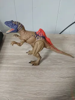 Mattel Jurassic World Fallen Kingdom Dino Park Rivals Concavenator Dinosaur Action Figure 12” Brown With Purple And Orange Color