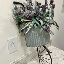 Artificial Flowers/Metal Bicycle Wall Decor