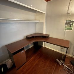 Corner desk 