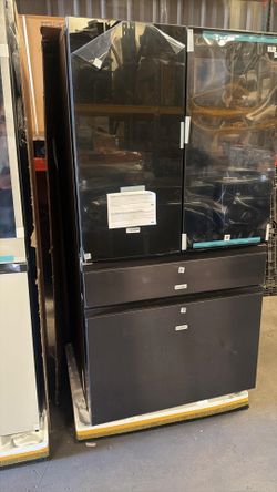 Bespoke 36 in. 23 cu. ft. Counter Depth 4-Door French Door Refrigerator in Charcoal Glass/Black with AI Family Hub+
