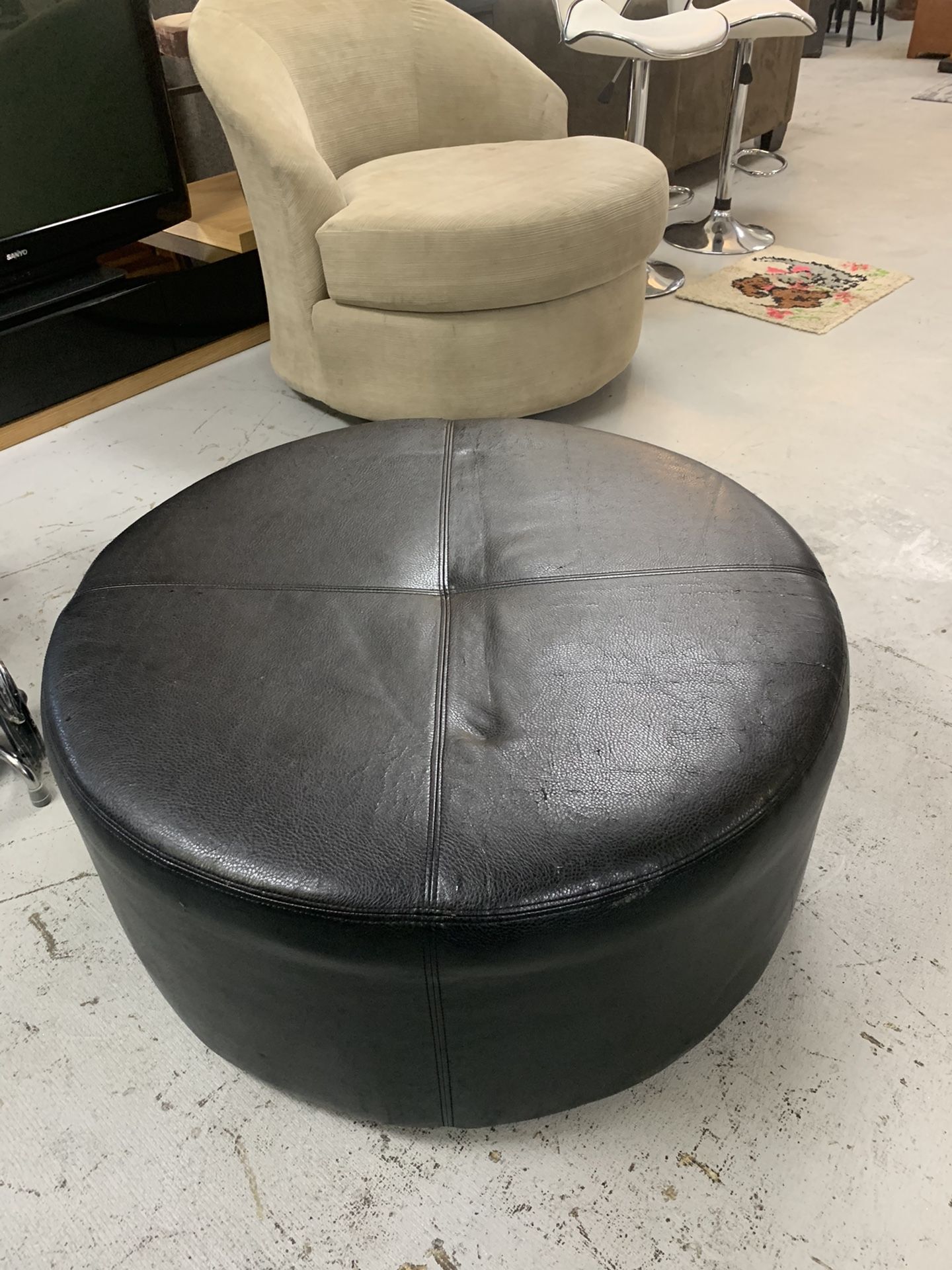 Ottoman brown 35’ diameter