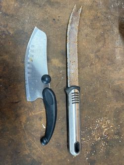2 Knives
