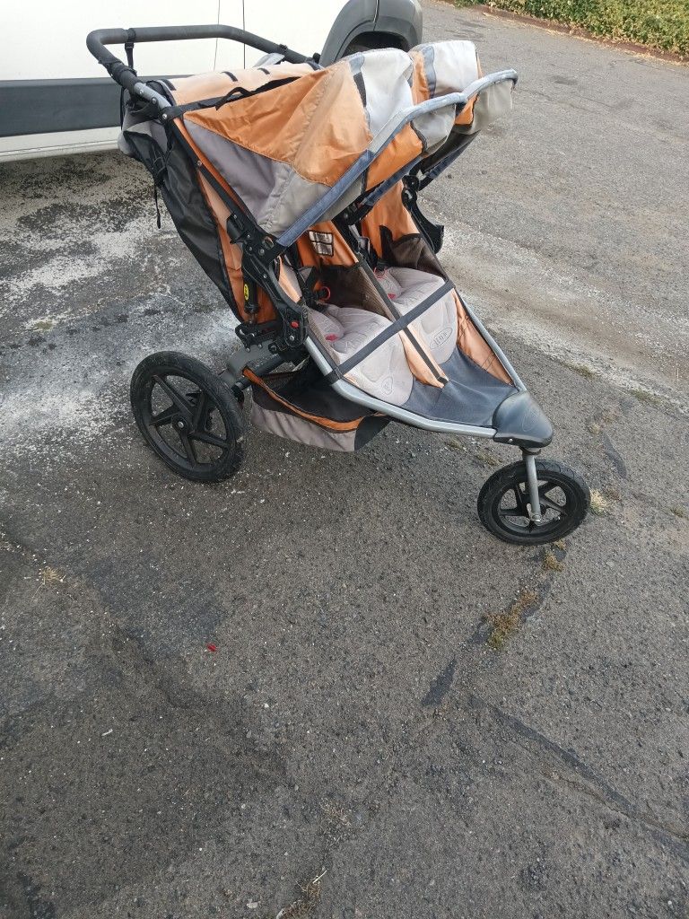 BOB DOUBLE STROLLER