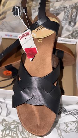 New Women’s 9 1/2 high heel shoes