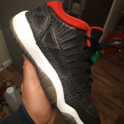 AJ 11 SE SIZE 6.5 Y 