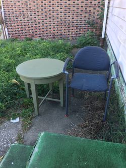A ROUND TABLE 25-1/2” INCH ROUND HEIGHT 22-1/2” INCH AND PADDED ARM CHAIR VERY STURDY AND COMFORTABLE EVERYTHING $25.00