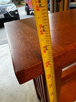 Nice little end table great shape
