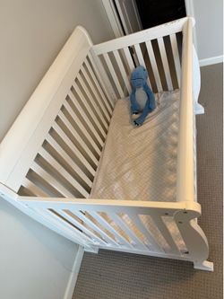 Delta Children Eloise 4-in-1 Convertible Crib