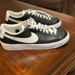 Nike Boys Shoe Size 7y