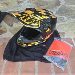 TLD SE4 Helmet Small