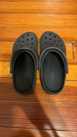 crocs size 4.5 asking for 20