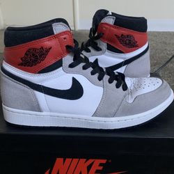 Air Jordan 1 Retro High OG Smoke Grey