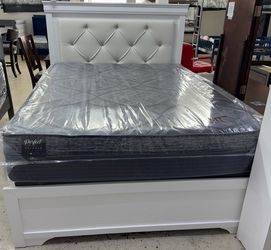 New Queen Bed & Mattress Set