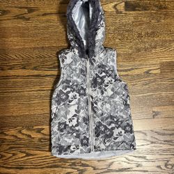 girl’s flower print puffer vest!