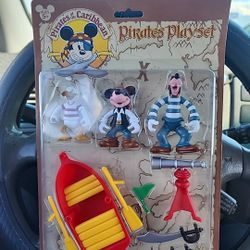 Mickey Mouse Pirates of the Caribbean Pirates 11 Piece Playset