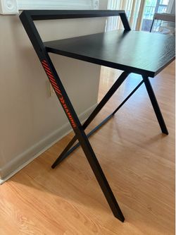 Gaming desk