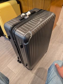 Like new LUGGAGE