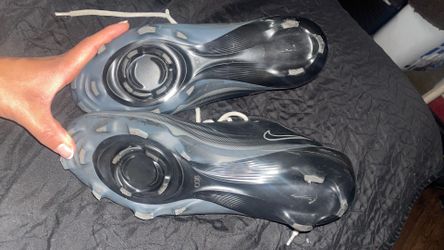 Football cleats