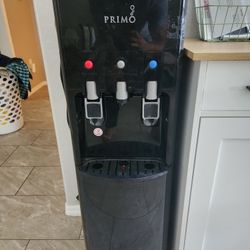 Water Dispenser With K-Cup Coffee Dispenser 